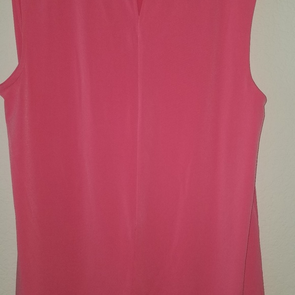 Sleeveless Blouse - Picture 2 of 2